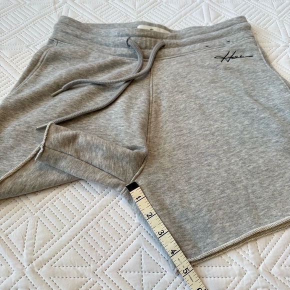 Hollister Deals Sweat Shorts Size XS Gray - Picture 4 of 8